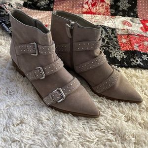 Nine West tan suede booties
